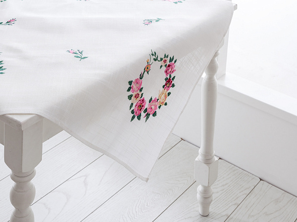 Rose Scroll Серветка з вишивкою 85x85 см