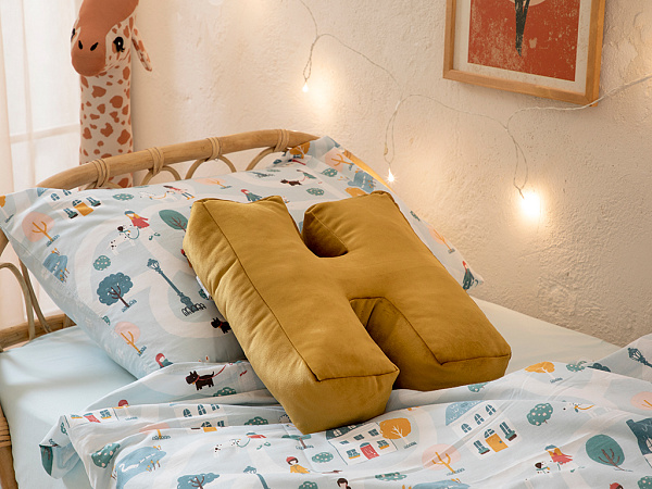 H Decorative pillow 41х33 cm
