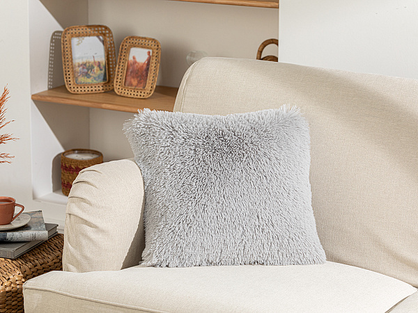 Fluffy Decorative pillow case 45x45 cm