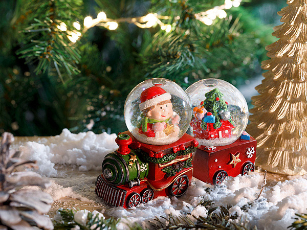 Train Снігова Куля 16.5х5х8 см