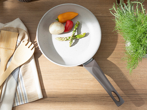 Alure Frying pan 22 cm