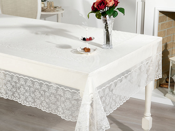 Chic Rose Tablecloth 180x270 cm