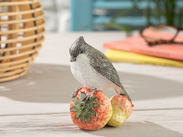 Berry Loving Bird Statuette 9.5х7х10.5 cm
