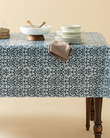 Majestic Damask Tablecloth 140x140 cm